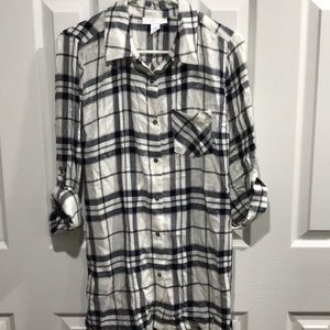 MOTHERHOOD - Medium Cream and Navy plaid tunic